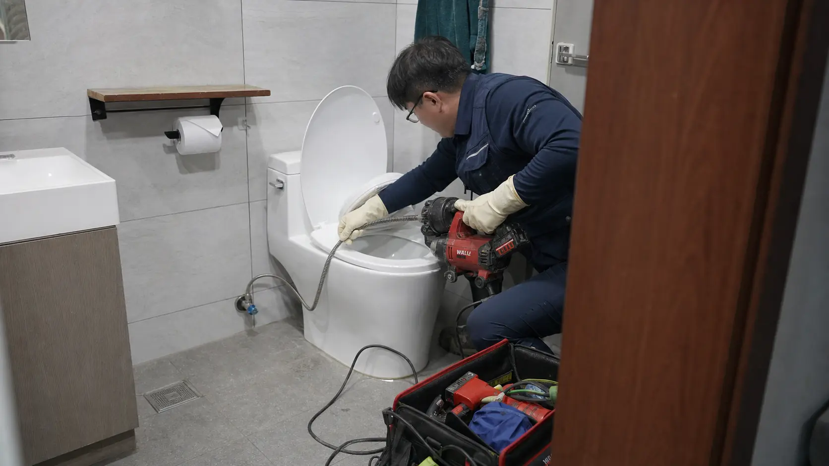 변기 막힘 현장 시공 사진 1